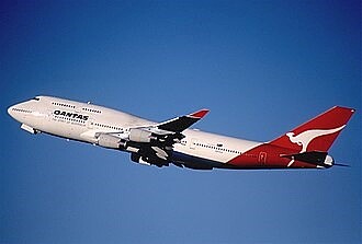 澳航(Qantas Airways)賣頭等艙備品。圖/取自維基百科
