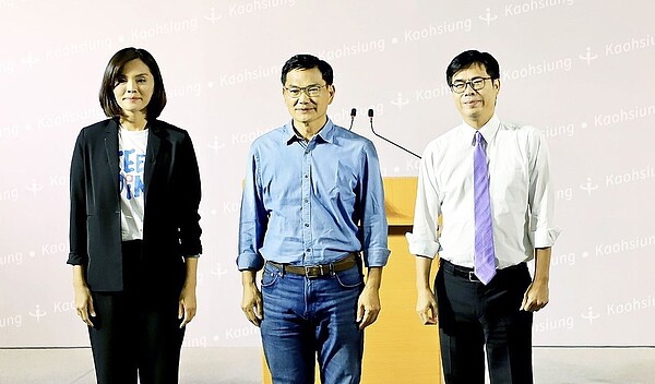 圖為高雄市長補選候選3人日前參加公辦政見會同台畫面,由左至右分別為李眉蓁、吳益政、陳其邁。圖/高雄市選委會提供