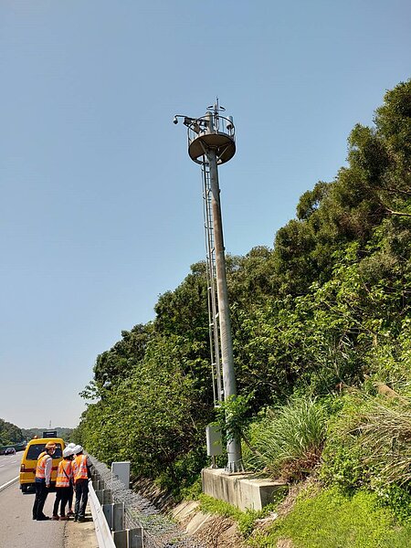風雨霧偵測站交通部高公局與氣象局合作,於國道上架設風雨霧氣候偵測站(氣象站)。圖/氣象局提供