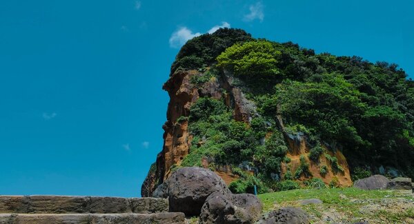 酋長岩以側面輪廓神似酋長頭而聞名。圖／新北市政府提供