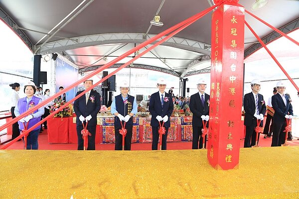 風機鑄件龍頭新廠落腳台中,令狐副:中市離岸風電再邁大步。圖/台中市政府經濟發展局提供