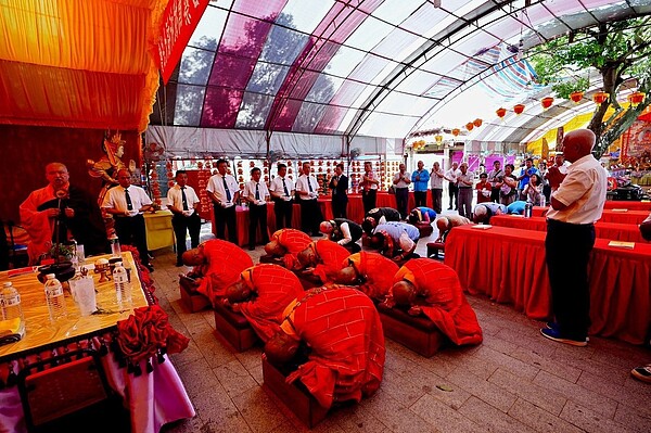 「淡水河祭路祭薦拔祈福大法會」將於8月28、29、30日登場,圖為去年法會照片。圖/竹林慈玄宮提供