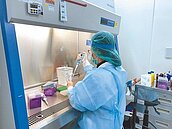 居檢者就醫　不搭大眾運輸就行