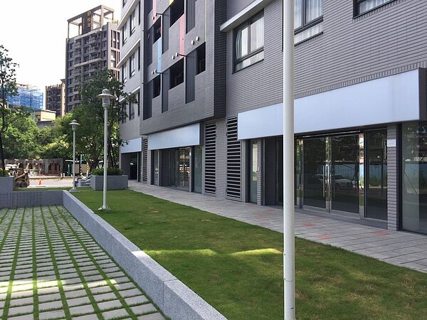 新北三峽國光社宅店面熱烈招租中,每月租金3萬6,500元起。圖/新北市政府城鄉局提供