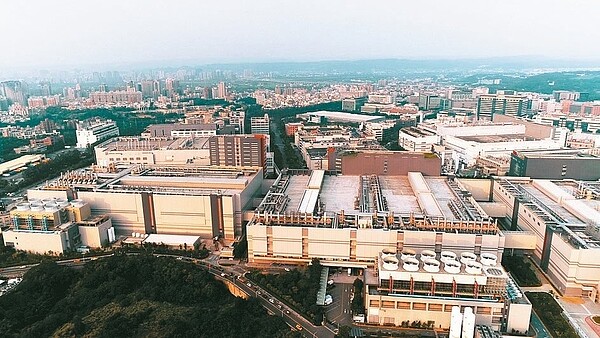 經濟部21日召開中小企業投資聯審會議,再添11家中小企業擴大投資53億元。聯合報系資料照