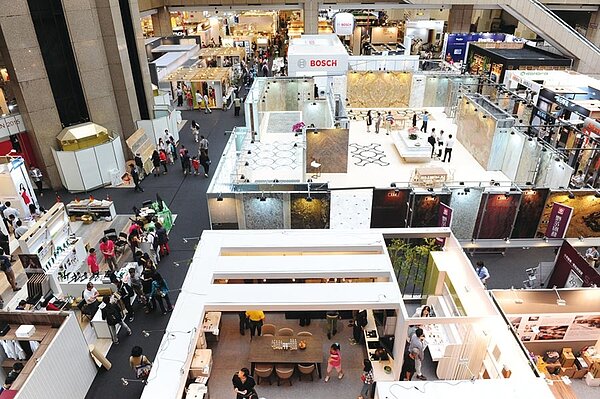 2020台灣室內設計材料大展8月27日登場,「防疫安心宅」是大會主題;圖為前一屆展場盛況。圖/業者提供