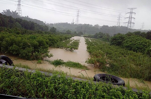 台南曾文溪氾濫大內低窪區就淹水，市府爭取補助增設抽水機組減災情。圖／水利局提供