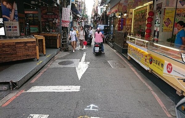 大南路3至37號路面更新前。圖／台北市新工處提供