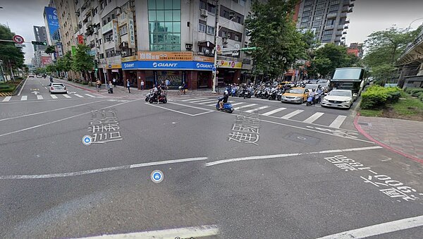 信義路、建國南路口肇事件數最多。圖/翻攝Google maps