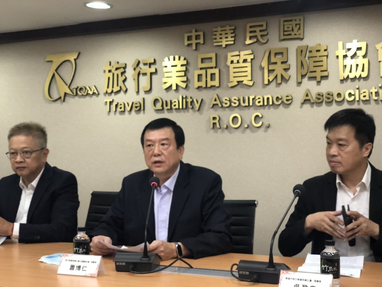中華民國旅行商業同業公會全國聯合會理事長蕭博仁強調,安心旅遊補助如果提前喊卡,屆時至少可能會有一、兩百家旅行社倒閉、上萬名旅遊從業人員失業,呼籲政府務必按照原公告政策,實施安心旅遊的所有內容。記者邱瓊玉/攝影
