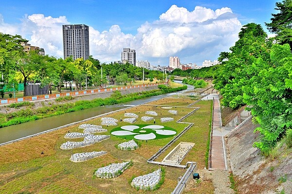 台中旱溪淨水廣場。圖／台中市府水利局提供