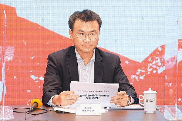 農委會主委陳吉仲表示,未來豬肉產地必須清楚標示,未標示最重罰300萬元,標示不實最高開罰400萬元。(杜宜諳攝)