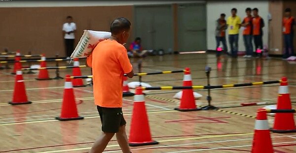 新北市清潔隊2017年也曾有一名80歲的老先生報考清潔隊，但未考上。圖／環保局提供