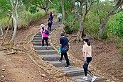 去年豪雨釀土石流失　台中萬里長城步道整修完工