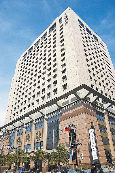 新冠疫情吹起飯店換手風,6月底熄燈的台南首家五星級飯店-大億麗緻酒店,傳出將由日本大倉酒店集團接手。(圖:台南大億麗緻酒店提供)