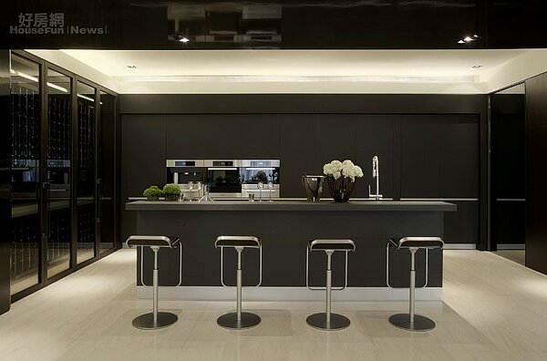 台中七期豪宅「寶璽天睿」，將義大利廚具品牌「Valcucine」納為每戶標配。