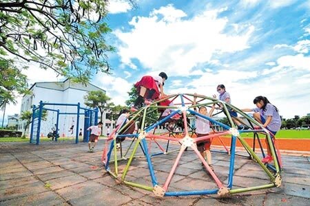 台北市性侵案件,主要發生地「學校」的部分,也從2017年的57件,攀升至2019年的103件,成長近2倍,有家長就質疑將子女送進學校,但學校卻更不安全。(示意圖與本報導無關/本報社資料照片)