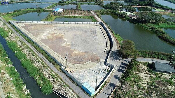 台南市陸續有農田變更為特定事業目的用地，環團人士感到不捨也擔心汙染問題。圖／台南社大提供