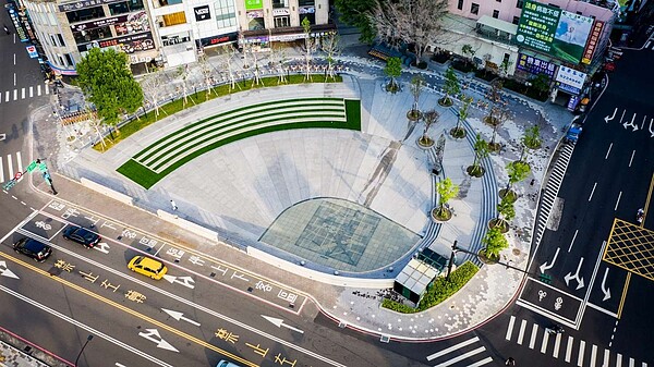 新竹火車站站前廣場2日正式開放。圖/新竹市政府提供