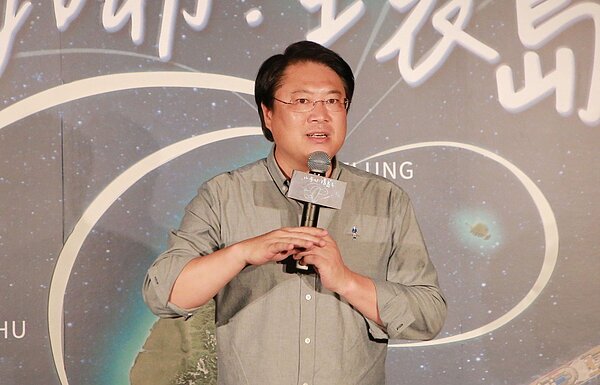 基隆輕軌爭議,林右昌:鐵路需要的不會廢基隆我說了算。圖/基隆市政府提供