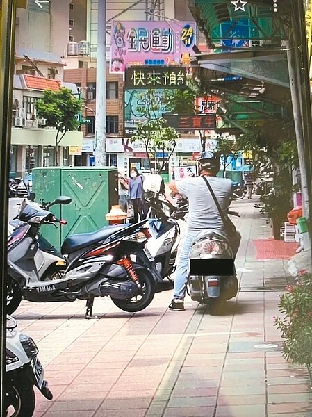 桃園市1至7月交通違規檢舉開罰逼近40萬件，多名市議員認為擾民，質疑舉證合理性、正當性，要求市警局要有審核機制。 圖／聯合報系資料照片