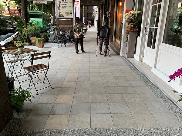 台中市騎樓整平,連續4年獲中央補助全國第一。圖/台中市都發局提供