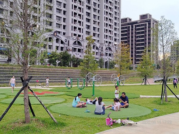 中間區域增設體健設施。圖/新北市政府水利局提供