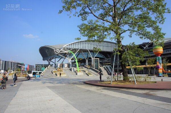 「台中車站鐵道文化園區」位於台中市中區，總投資金額31億元，共計將有40間商家進駐。照片業者提供