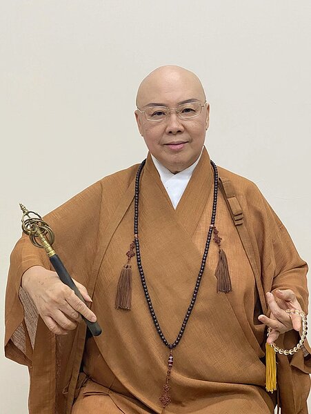 恆述法師開直播回答債務問題。/摘自恆述臉書