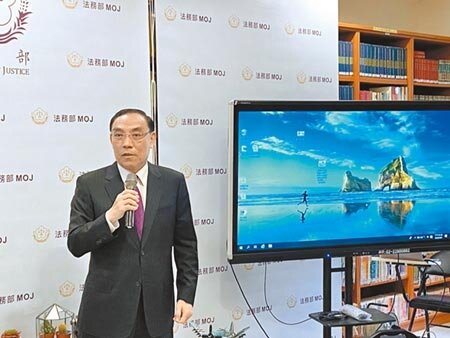 法務部長蔡清祥表示，《科技偵查法》草案的討論是開放的，隨時歡迎各界提供意見。（張孝義攝）