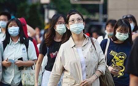 中央流行疫情指揮中心昨天公布國內新增一名新冠肺炎境外移入個案,為一名本國籍60多歲男性(案496),今年2月至印尼工作,9月4日獨自返國於居家檢疫期間確診。(王英豪攝)