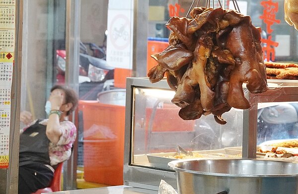 環團表示,未來含有萊克多巴胺的美國豬肉進口後,或許每個家庭都要準備萊劑篩片,買肉後要自己篩檢。圖/聯合報系資料照片