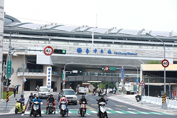 台中大智路打通，交通局表示，首3日車流順暢。圖／交通局提供
