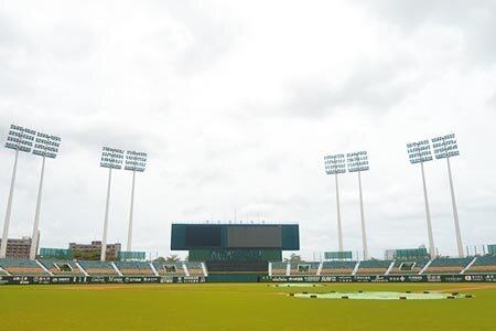 澄清湖棒球場離市區較遠,看迷看球不便。(曹明正攝)