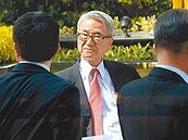 金管會開鍘新壽　吳東進遭停職