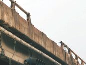 沙鹿陸橋鋼筋露、柵欄破　全台中市最危險