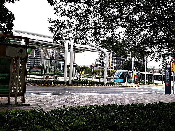 從「Park189」走路3～5分鐘就可到輕軌濱海沙崙站／林和謙攝