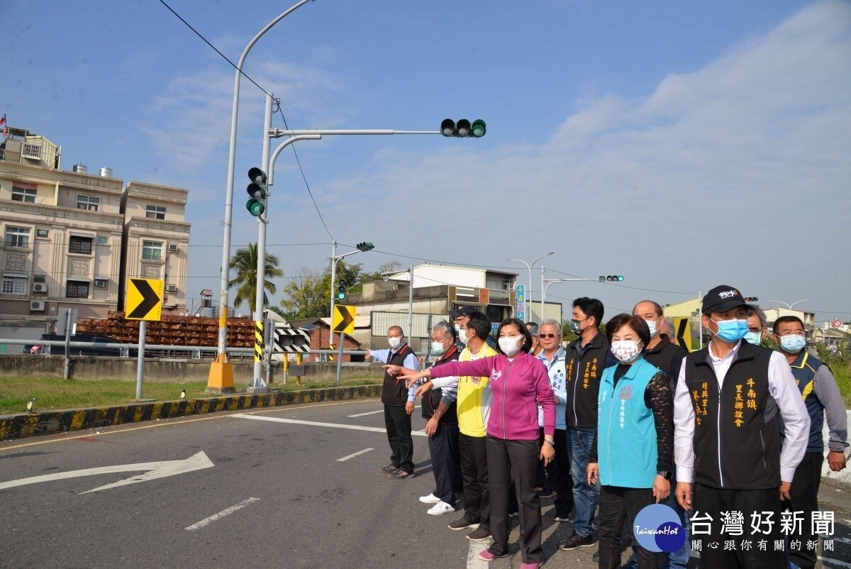 打通斗南聯外路口，新光陸橋及東外環交叉口動工。圖／台灣好新聞