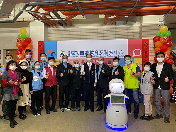 中市自造教育及科技中心揭牌，培養學生創客精神。圖／台中市教育局提供