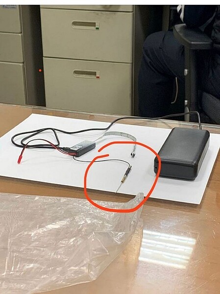 眼尖網友發現該款針孔能夠遠端連線,即便沒有存在記憶卡也能同步直播或是另外存檔。圖/截自Dcard