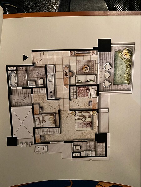 網友貼出的格局圖,廚房瓦斯爐衛在正中央,被網友們一面倒嫌棄。圖/摘自PTT