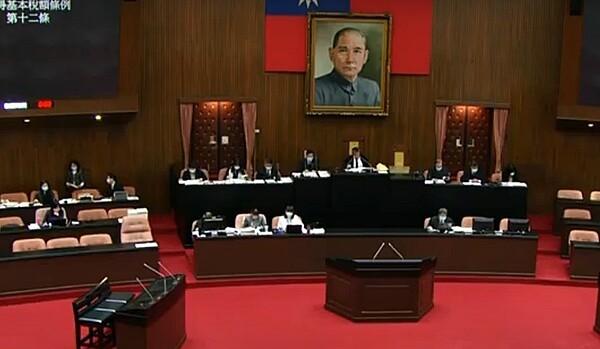 「所得基本稅額條例第12條、第18條」修正草案三讀通過,將從明(2021)年1月1日起上路實施。圖/立院國會頻道