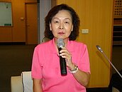 蓋籃球場籃球框卻沒移開？　議員痛批別再浪費公帑