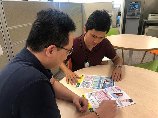 低利率環境,保單解約金亦減少。圖/本報資料照片