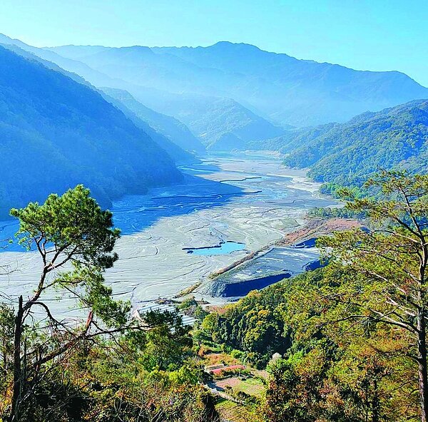 霧社水庫淤積率已逾7成，去年2月蓄水率一度跌破4％，露出大片砂地，也凸顯水庫淤積問題嚴重。圖／聯合報系資料照