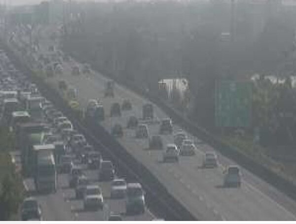 元旦連假最後一天,國道一號彰化員林到埔鹽北上路段從下午一點半至今因車流大,已發生5起追撞事故,以至時速在20、30公里。圖/翻攝自高速公路局1968即時路況