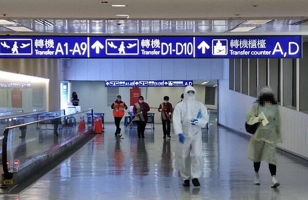 中央流行疫情指揮中心4日公布國內新增3例境外移入COVID-19確定病例。圖/取自林佳龍臉書