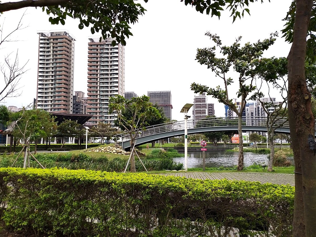 桃園中路重劃區整體機能性不錯，且環境與價格吸引人，近年有不少空姐、機師到中路特區購屋。圖／好房網News記者林和謙攝