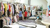 書、衣物、家具…來南屯二手中心挖寶