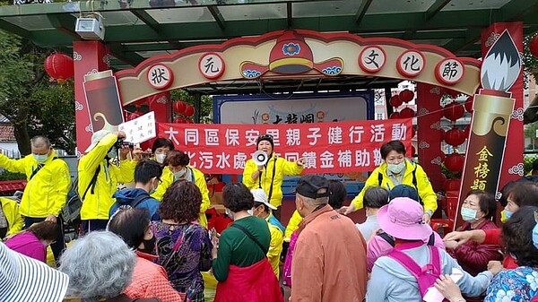 保安宮後花園因鄰近孔廟因此有「鄰聖苑」一稱。/攝自周希雯